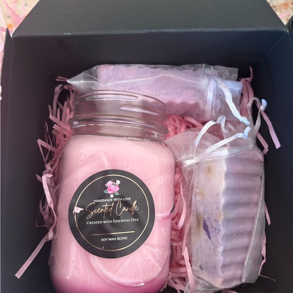 SinClair’s Collection- We sale candles, make soap with all natural ingredients. - Picture 8 of 13